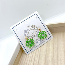 Load image into Gallery viewer, Simple Japanese-style green and white water earrings (can be replaced with earrings / earrings)
