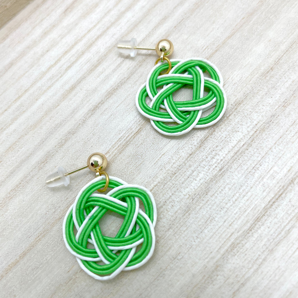 Simple Japanese-style green and white water earrings (can be replaced with earrings / earrings)
