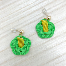 Load image into Gallery viewer, Simple Japanese-style gold and green water earrings (can be replaced with earrings / earrings)
